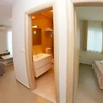 شقة Mar